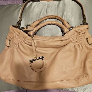 Chic Beige Leather Shoulder Bag. Ferragamo